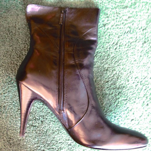 NINE WEST-BLACK LEATHER HIGH HEEL BOOTS-NEW- SIZE8.5-MID-CALF - Picture 9 of 10